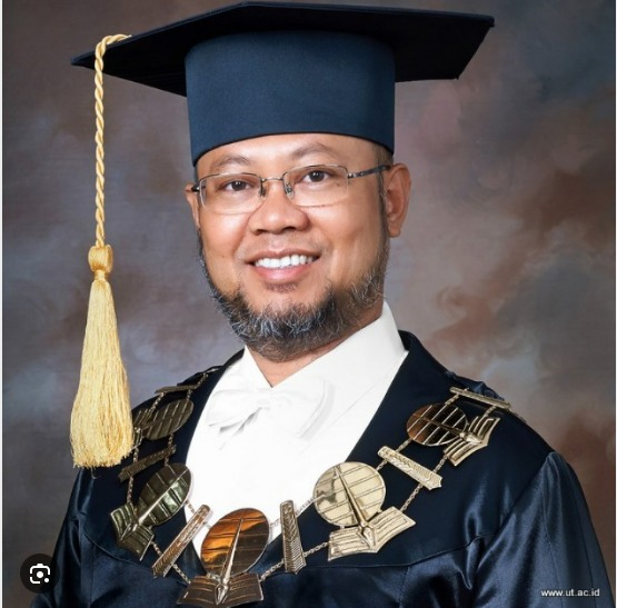 Prof. Drs. Ojat Darojat, M.Bus., Ph.D.